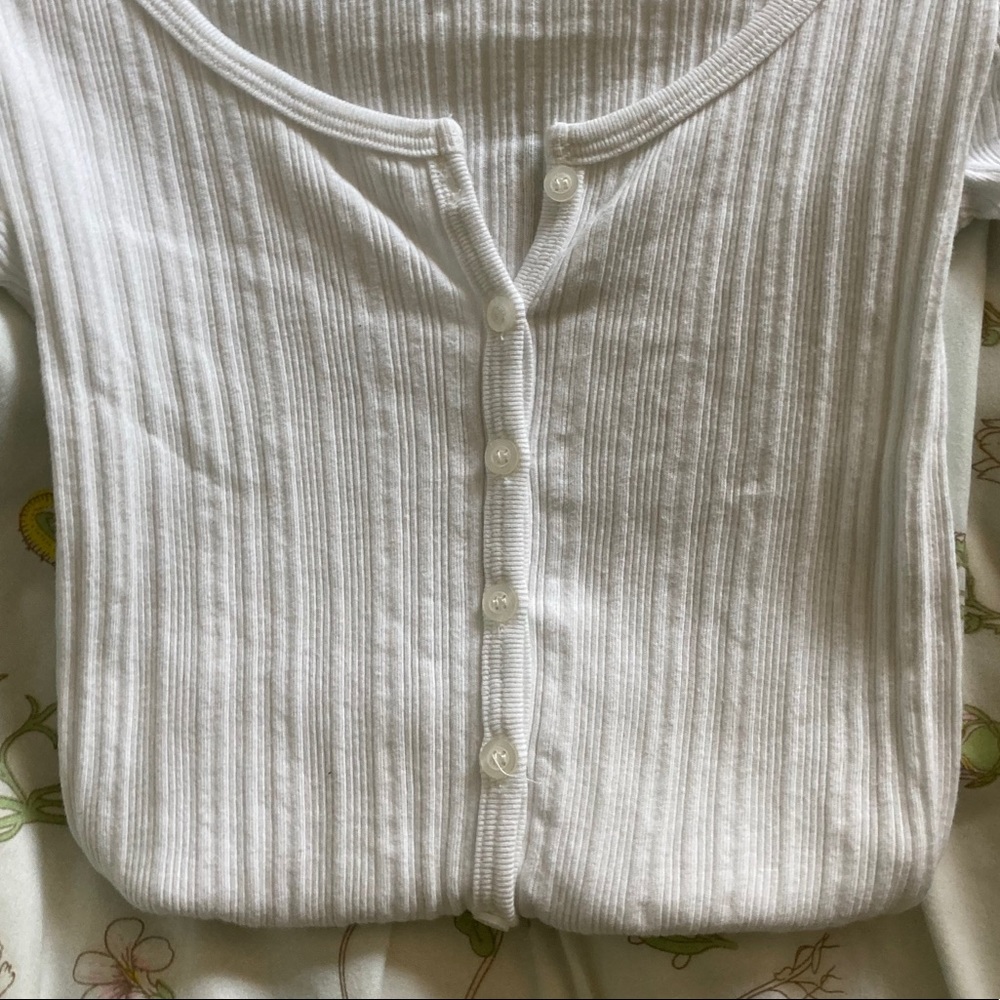 Brandy Melville Zelly Top
